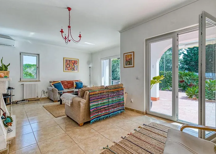 Villa Serena - Magnificent Four Bedroom *