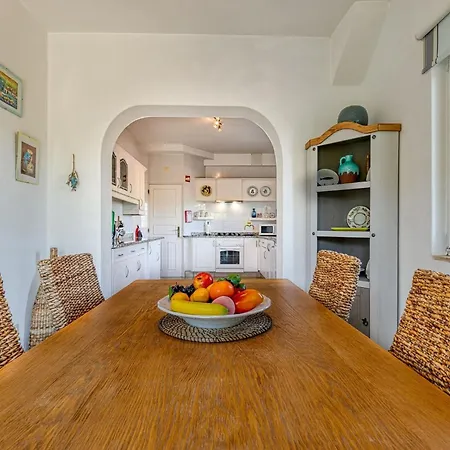 Villa Serena - Magnificent Four Bedroom *